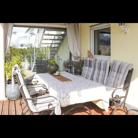 Idyllisches Mit 2 Schlafzimmer Apartman