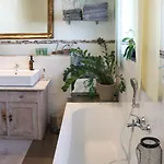 דירה Idyllisches Mit 2 Schlafzimmer באד וויריסהופן