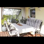Idyllisches Mit 2 Schlafzimmer דירה